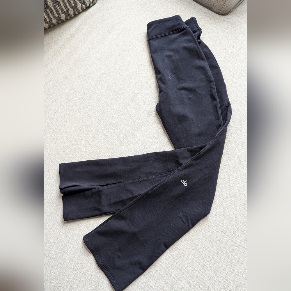 Small Alo Flared Legging